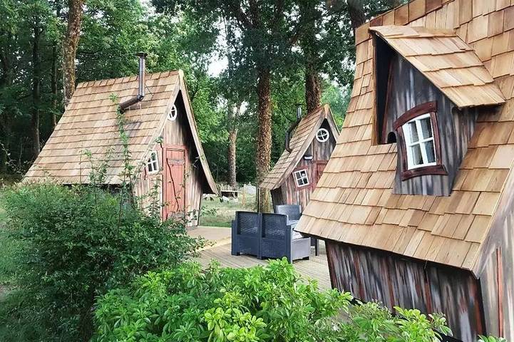 Cabane en bois pour 2 personnes, avec piscine et terrasse