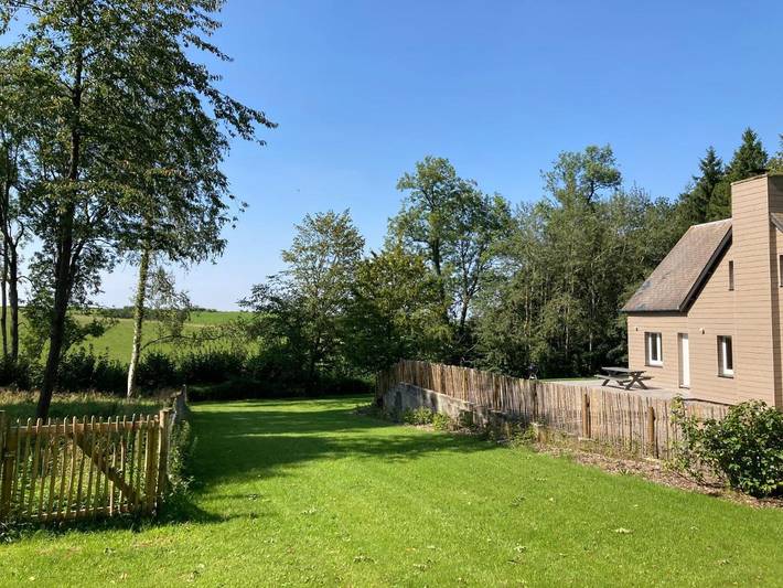 Location de vacances pour 8 personnes, avec jardin ainsi que vue et terrasse, animaux acceptés à Florennes - 3