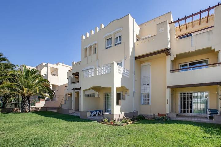 Casa rural para 4 personas, con piscina y jardín, Se admiten mascotas en Roquetas de Mar