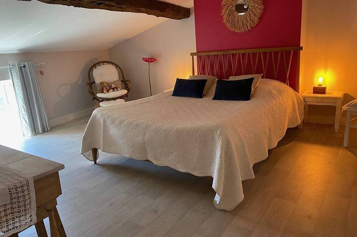 Location de vacances pour 6 personnes, avec terrasse et jardin à Saint-Hilaire-de-Villefranche - 2