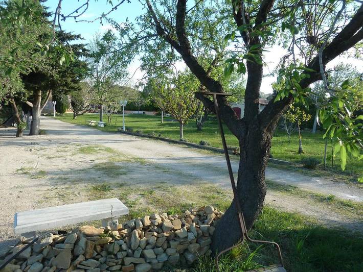 Location de vacances pour 10 personnes, avec sauna et jardin ainsi que piscine et jacuzzi à Pélissanne - 3