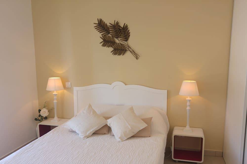 Appartamento intero, Rivière à 2 Min/wifi Gratuit/clim/piscine Chauffée/2 Chambres/ping-pong/pétanque in Galeria, Parco naturale regionale della Corsica