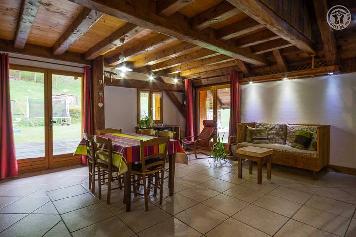 Gîte pour 5 personnes, avec jardin à Queige - 4