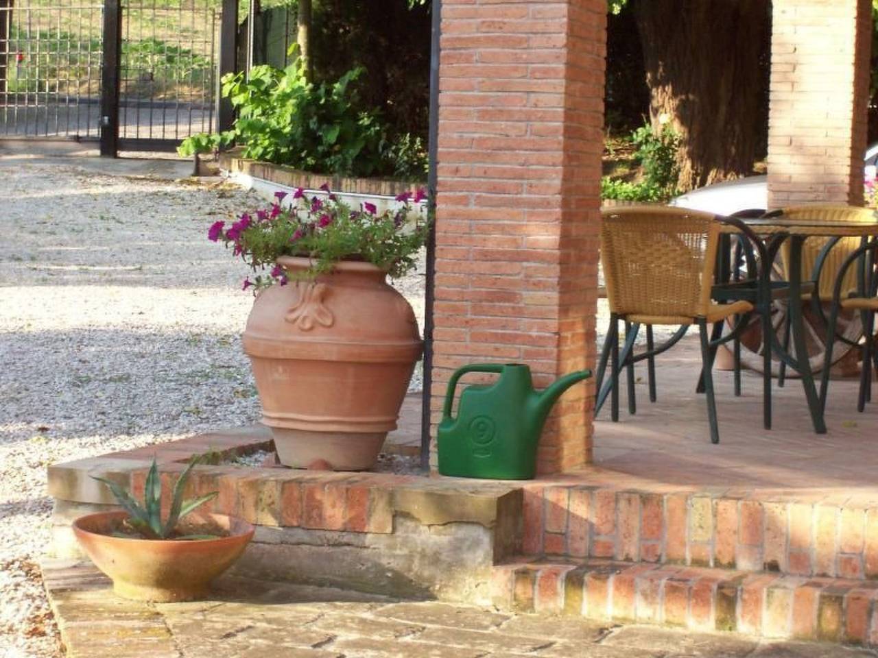 Appartamento intero, Wohnung mit Gemeinschaftsgarten und Pool in Morro d'Alba, Provincia di Ancona