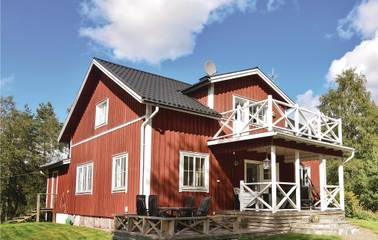 Ferienhaus für 10 Personen, mit Terrasse und Garten sowie Seeblick, kinderfreundlich in Värmland