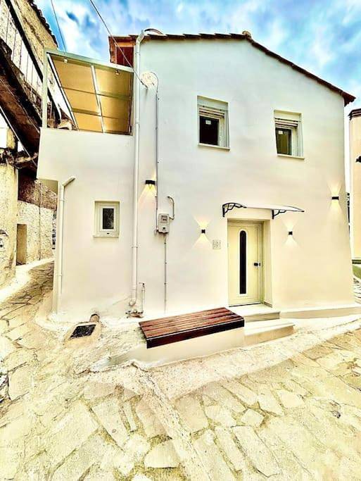 Gîte pour 4 personnes, avec Balcon et Terrasse dans Gytheion