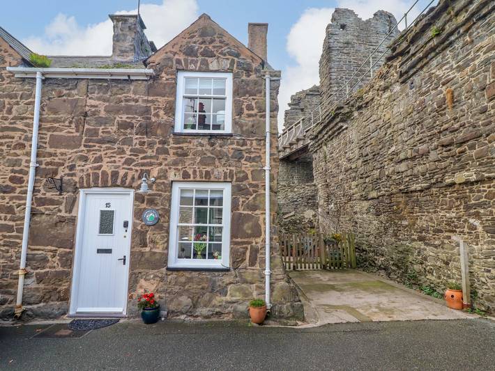 Log cabin for 2 people in Conwy