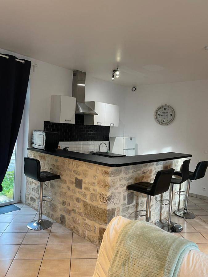 Gîte pour 5 personnes, avec jardin à Aufferville