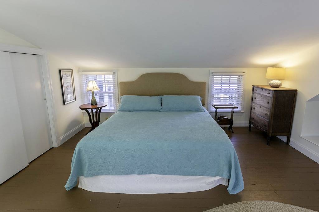 Spacious One Bedroom Carriage House at the Beach! in Rehoboth Beach, Sussex County (Delaware)