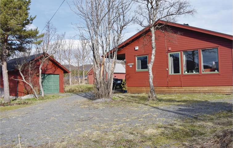 Ferienhaus für 7 Personen mit Terrasse in Vestfjorden