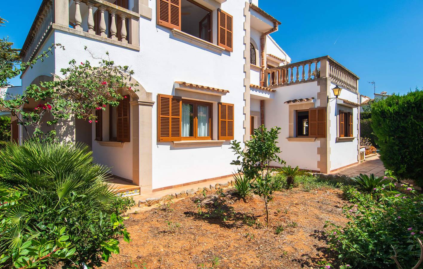 Apartamento soleado con terraza, piscina y barbacoa, a 700 m de la costa in Sa Ràpita, Campos
