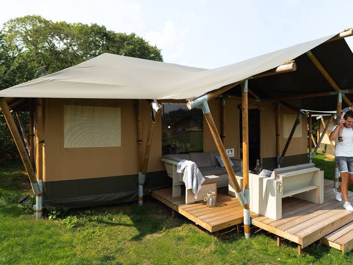 Camping voor 8 personen, met Terras en Zwembad in Voorthuizen