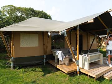 Camping für 8 Personen, mit Terrasse und Pool in Voorthuizen