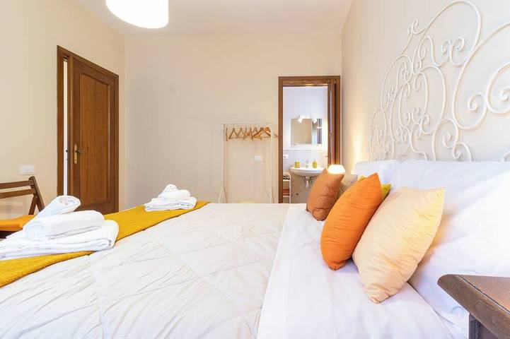 Appartement entier, 300 meters from the sea, detached apartment, fenced-in garden, pets allowed in Marina di Massa, Massa (Italie)