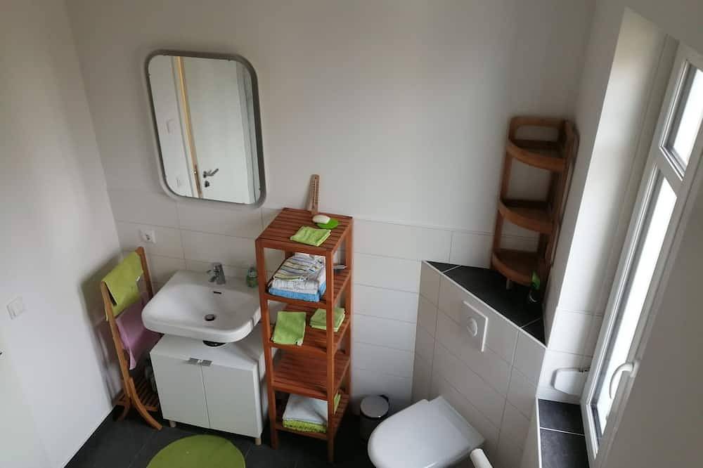 Ganze Wohnung, Komfortable Ferienwohnung mit Parklplatz in Wünsdorf, Zossen