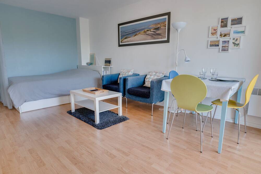 Appartement entier, Appartement de bord de mer calme et confort - Parking privé in La Rochelle, Région de La Rochelle