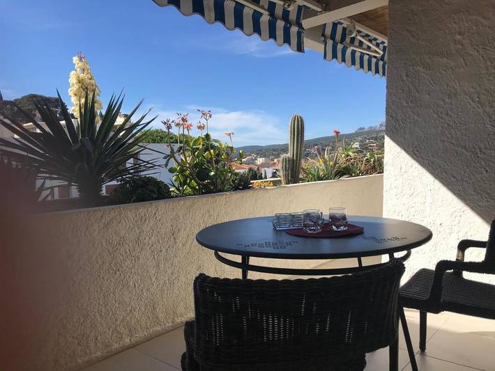 Gîte pour 4 personnes, avec vue et balcon dans Casino De Cassis - 3