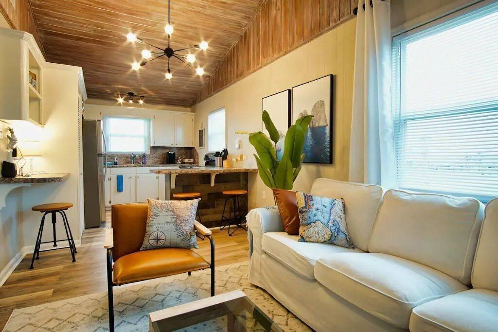 Serenity Sol ※ Surfside Charmer Near Beach & Jetty in Brazoria County