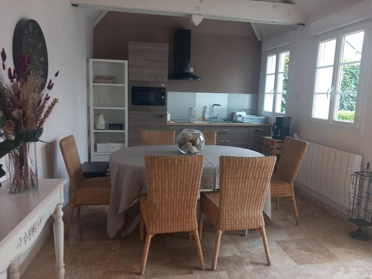 One-Bedroom House in Coye-la-Forêt, Oise