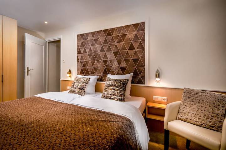 Gîte pour 2 personnes, avec jacuzzi et jardin ainsi que terrasse et sauna dans Epen - 2