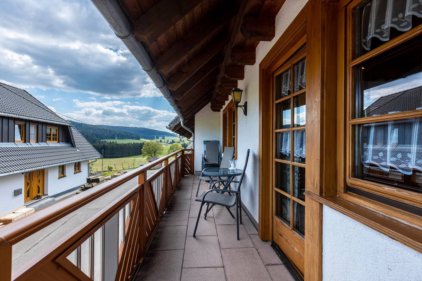 Entire apartment, Apartment 'Erdgeschoss' with Mountain View, Private Terrace and Wi-Fi in Eisenbach, Central Black Forest