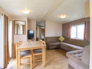 Caravan for 10 People in St Osyth, Essex, Photo 2