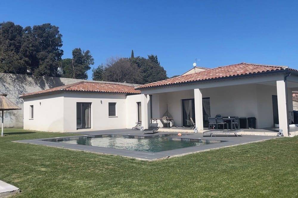 Villa 4 chambres, piscine, salle de jeux et cinéma in Bédarrides, Vaucluse