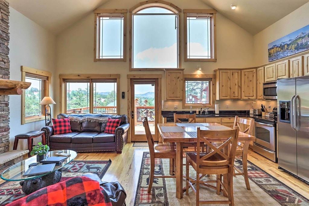 Estes Park Home mit Deck & Grill - Schritte von Dt! in Estes Park, Larimer County