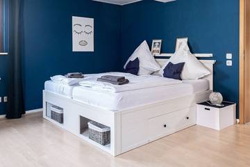 Ferienwohnung für 3 Personen, mit Whirlpool und Balkon sowie Garten in Essen