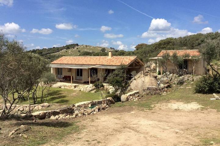 Cottage for 4 people, with balcony and garden, with pets in Sardinia