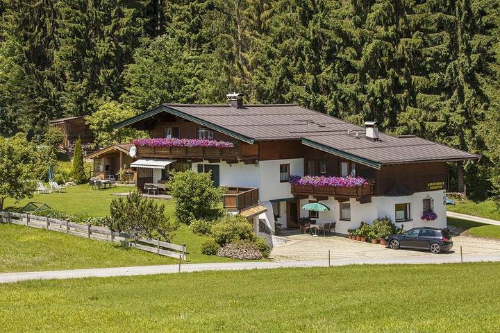 Ferienwohnung für 3 Personen, mit Balkon und Garten in St Johann in Tirol