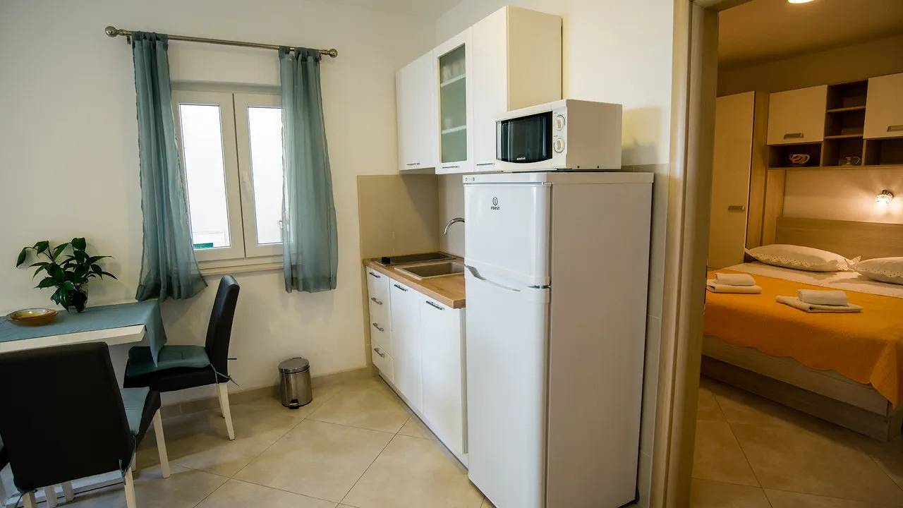 Hel ferieleilighet, Ferienwohnung für 4 Personen (30 m²) in Promajna in Promajna, Makarska Riviera