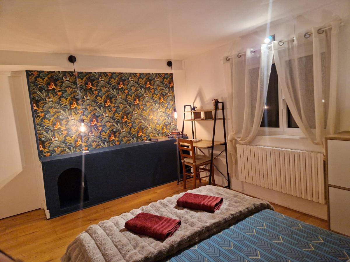 One-Bedroom House in Noyal-Châtillon-sur-Seiche, Région de Rennes