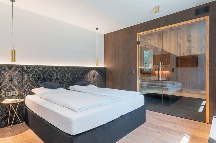 Ganze Wohnung, Ferienwohnung "Erbacher - Gabi's Suite" mit Bergblick, Sauna und Salzwasserpool in Zentrum-Bozner Boden-Rentsch, Bozen