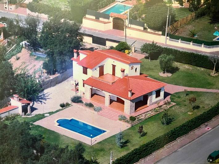 Casa rural para 14 personas, con Balcón y Terraza además de Jardín y Piscina en Caldas de Malavella - 3