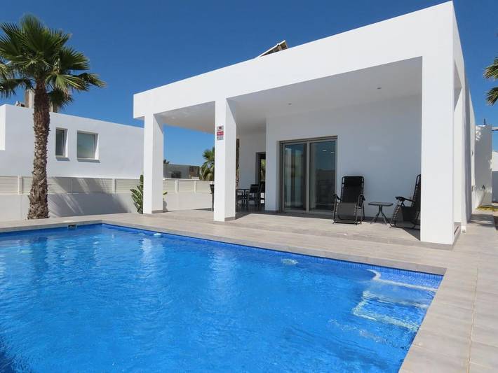 Chalet para 6 personas, con jardín y piscina - 1