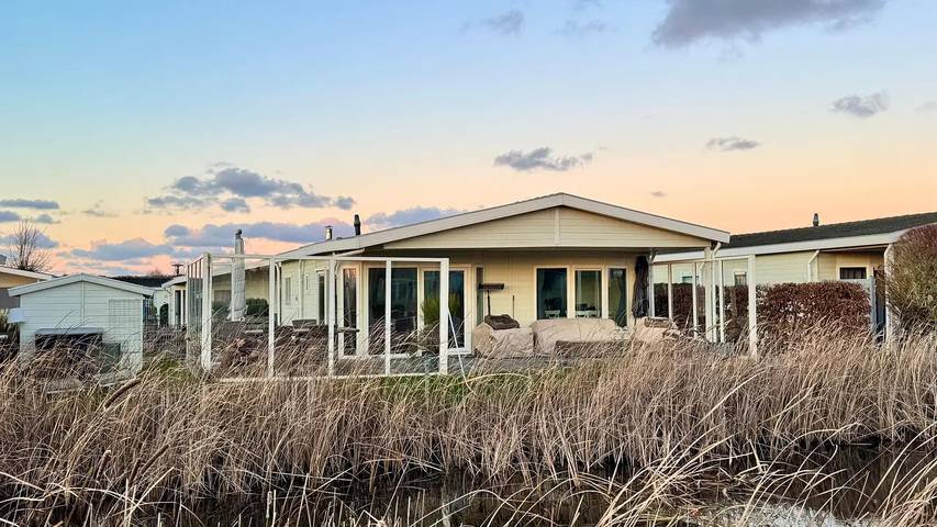 Ferienhaus für 6 Personen, mit Balkon und Terrasse sowie Garten in den Niederlande