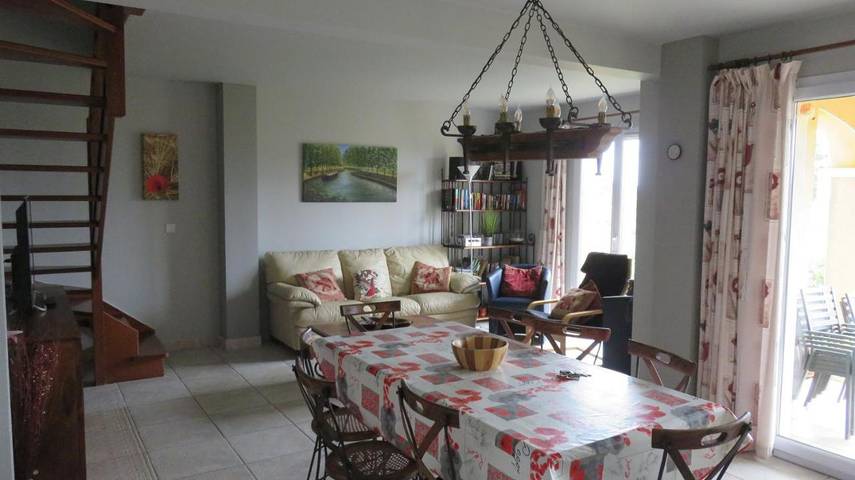 Location de vacances pour 8 personnes, avec jardin ainsi que vue et piscine dans Golf de Saint-Thomas - 3