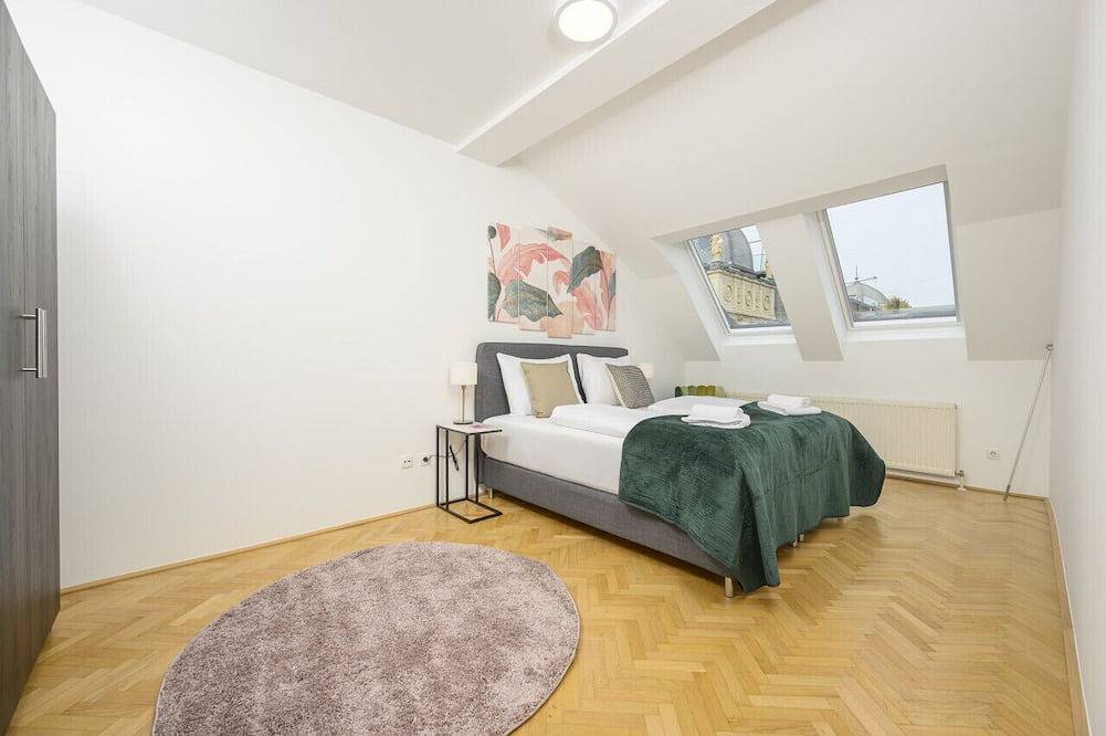 Ganze Wohnung, Vienna Rooftop Haven | 120m², 3Br, Terrace & City Views! in Wien Innenstadt, Wien