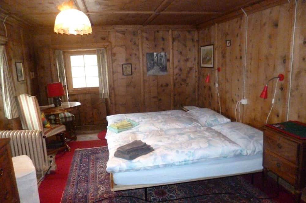 Ganze Wohnung, Wohnung Etter Albertinihaus, (Splügen). in Rheinwald, Hinterrhein