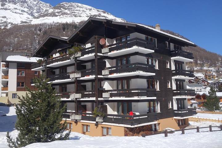 Gîte pour 5 personnes, avec terrasse et vue, animaux acceptés à Saas-Fee - 2