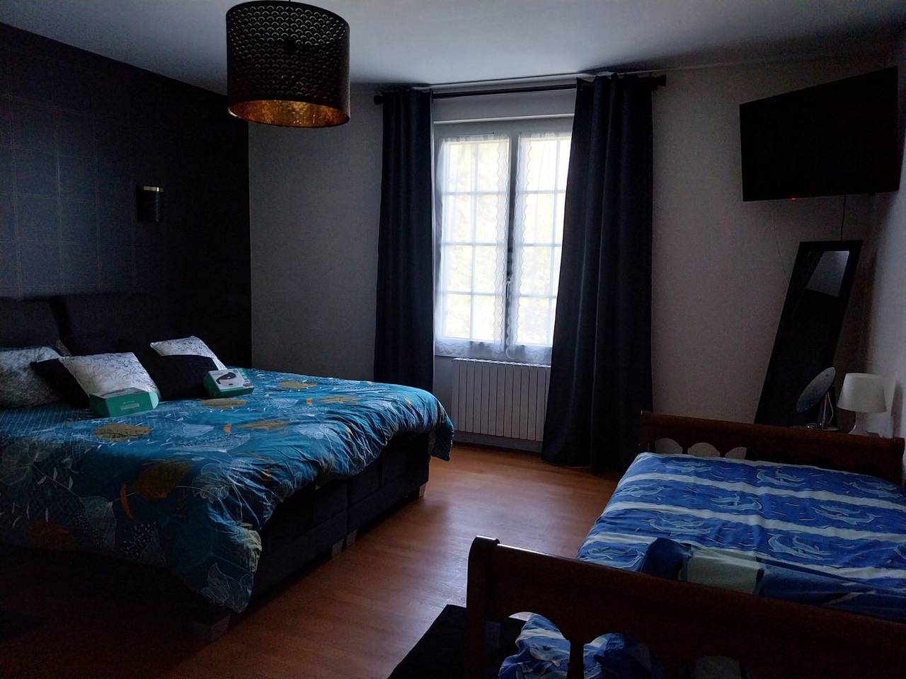 Au Détour d'hôtes Fort - Chambre supérieure in Hautefort, Périgord Noir