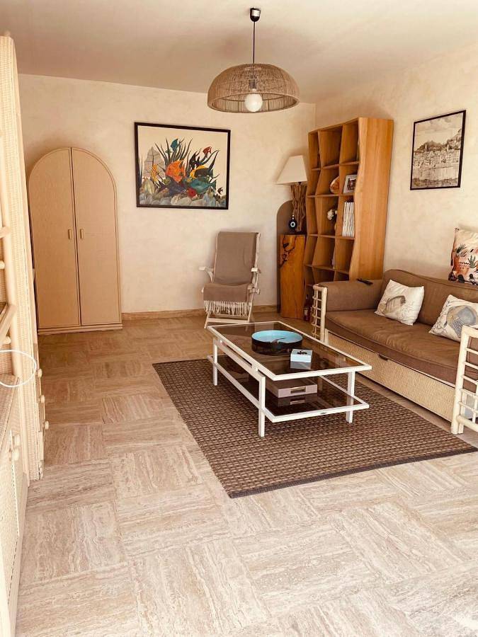 Gîte pour 4 personnes, avec vue et balcon dans Office De Tourisme Cavalaire - 2