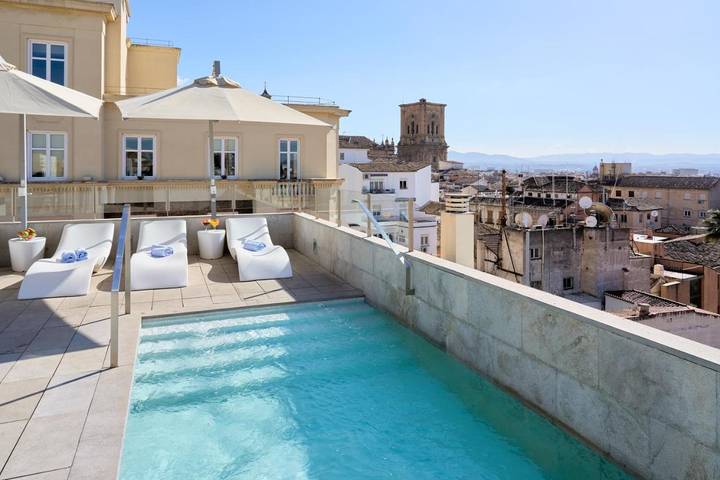 Hôtel pour 2 personnes, avec sauna ainsi que terrasse et piscine