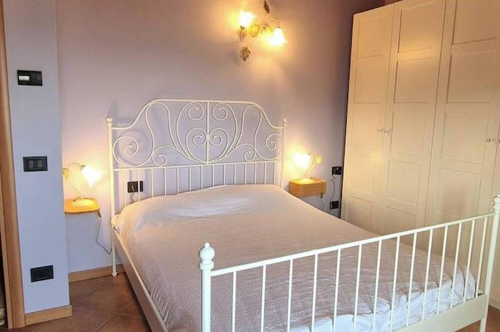 Ganze Wohnung, Mondlicht · Spektakuläre Aussicht · Pool in Bianzano, Prealpi Bergamasche Orientali