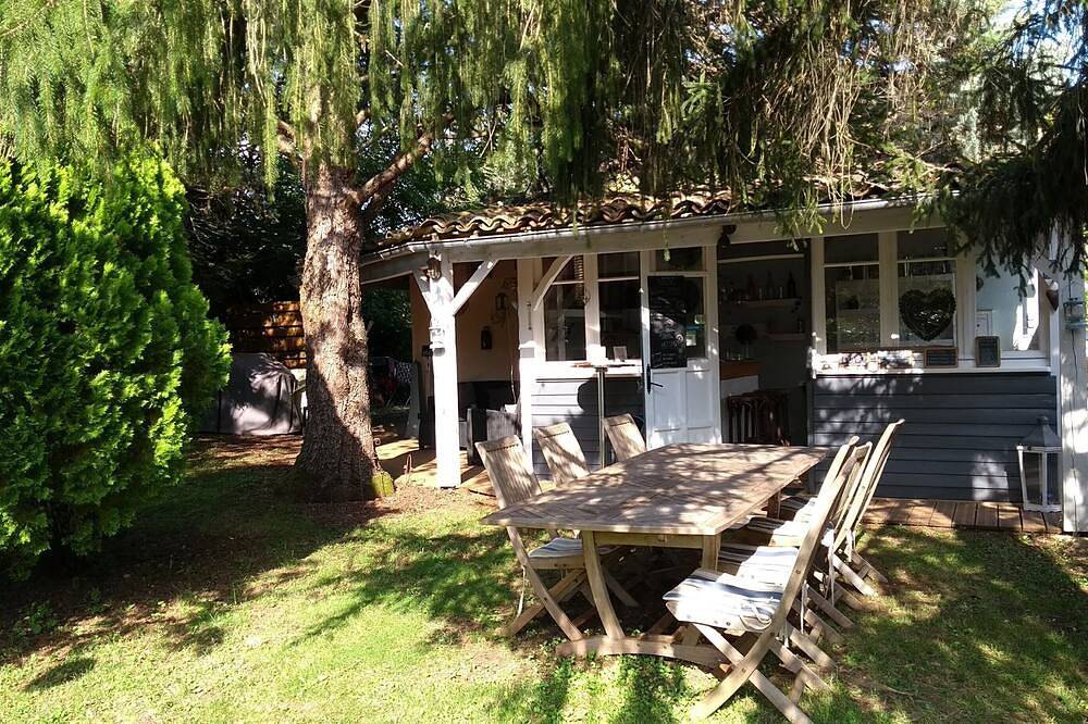 Apartamento entero, Butterfly Gite On A 2-Hectare Property in Saint-Antonin-Noble-Val, Macizo Central
