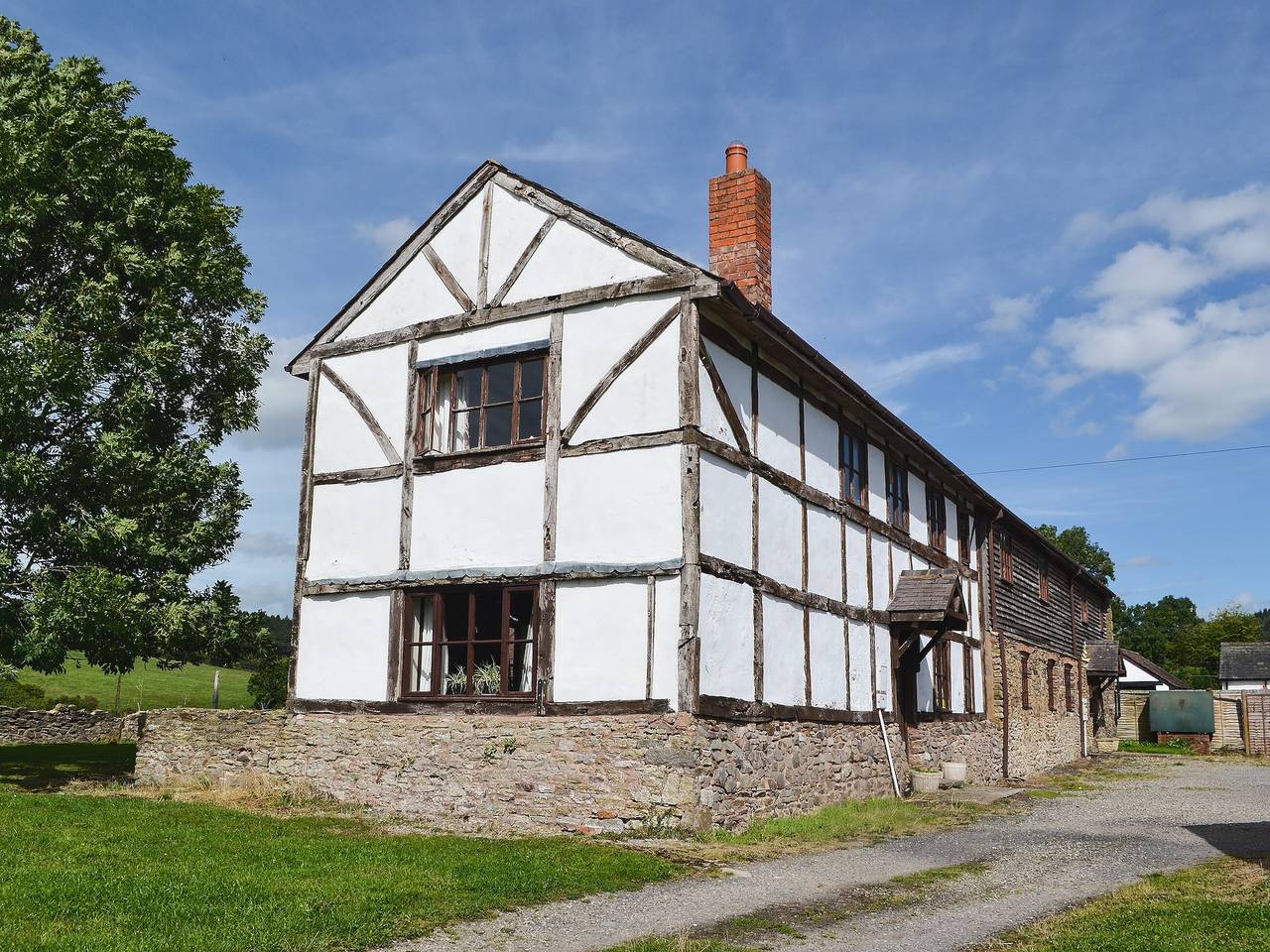 Holiday Rental for 15 People in Shropshire, Midlands