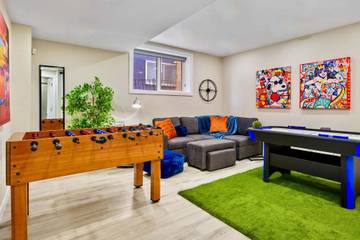 Holiday Home for 15 People in Calgary, Canadian Rocky Mountains, Photo 3