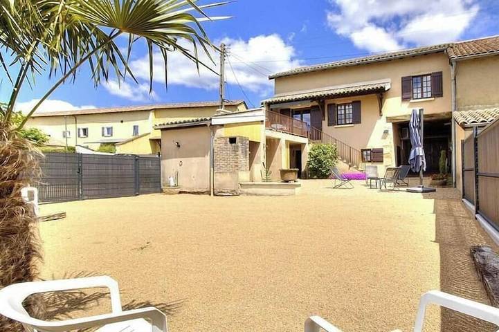 Location de vacances pour 4 personnes, avec Jardin à Chénas