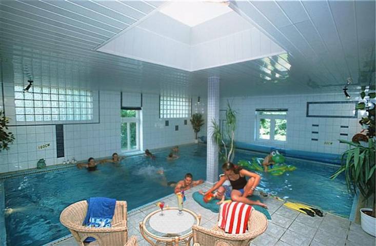 Ferienwohnung für 2 Personen, mit Terrasse und Garten sowie Pool und Ausblick in Bösdorf